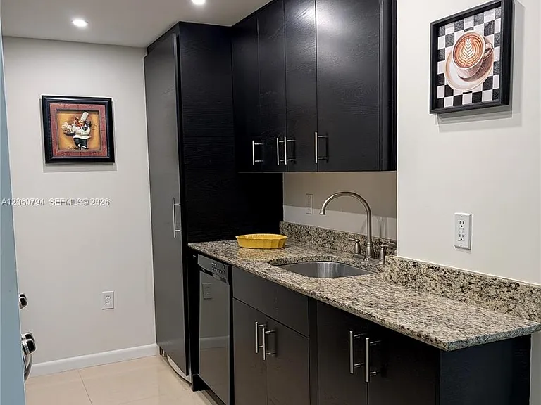10275 Collins Ave #1106 — Photo 7