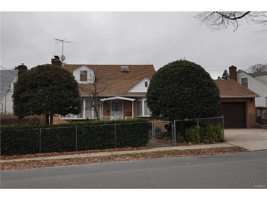188 Morsemere Ave photo 1