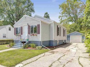 206 Cleveland St, Green Bay, WI 54303