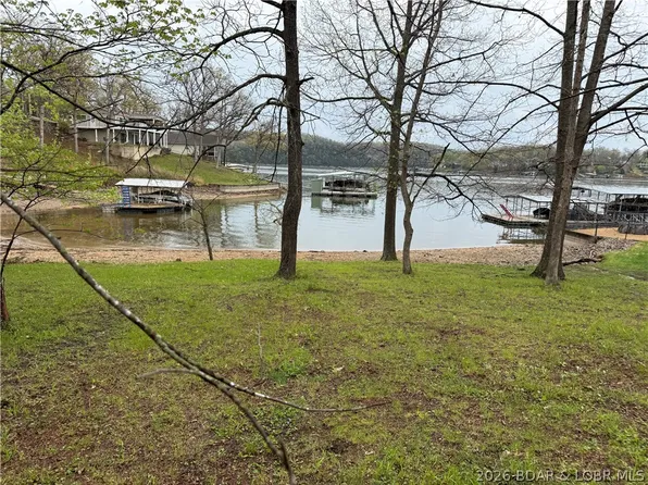 Island Vw, Camdenton, MO 65020