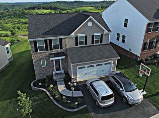 1113 Raymond Dr, Oakdale, PA 15071