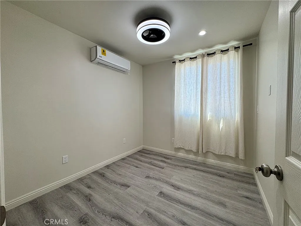 1 bed, 400 sqft, $1,600 — Photo 3
