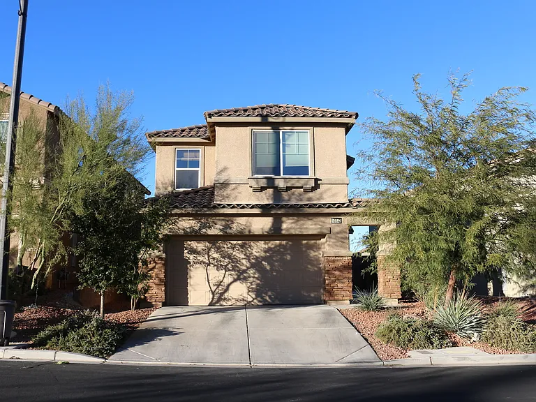10842 Dobbs Ave — Photo 1