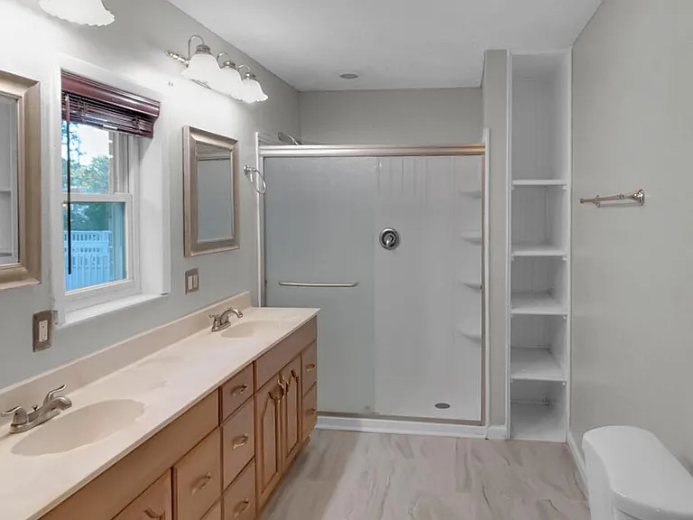 300 Wildwood St — Photo 16