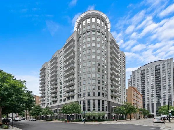 421 W Huron St APT 1407, Chicago, IL 60654