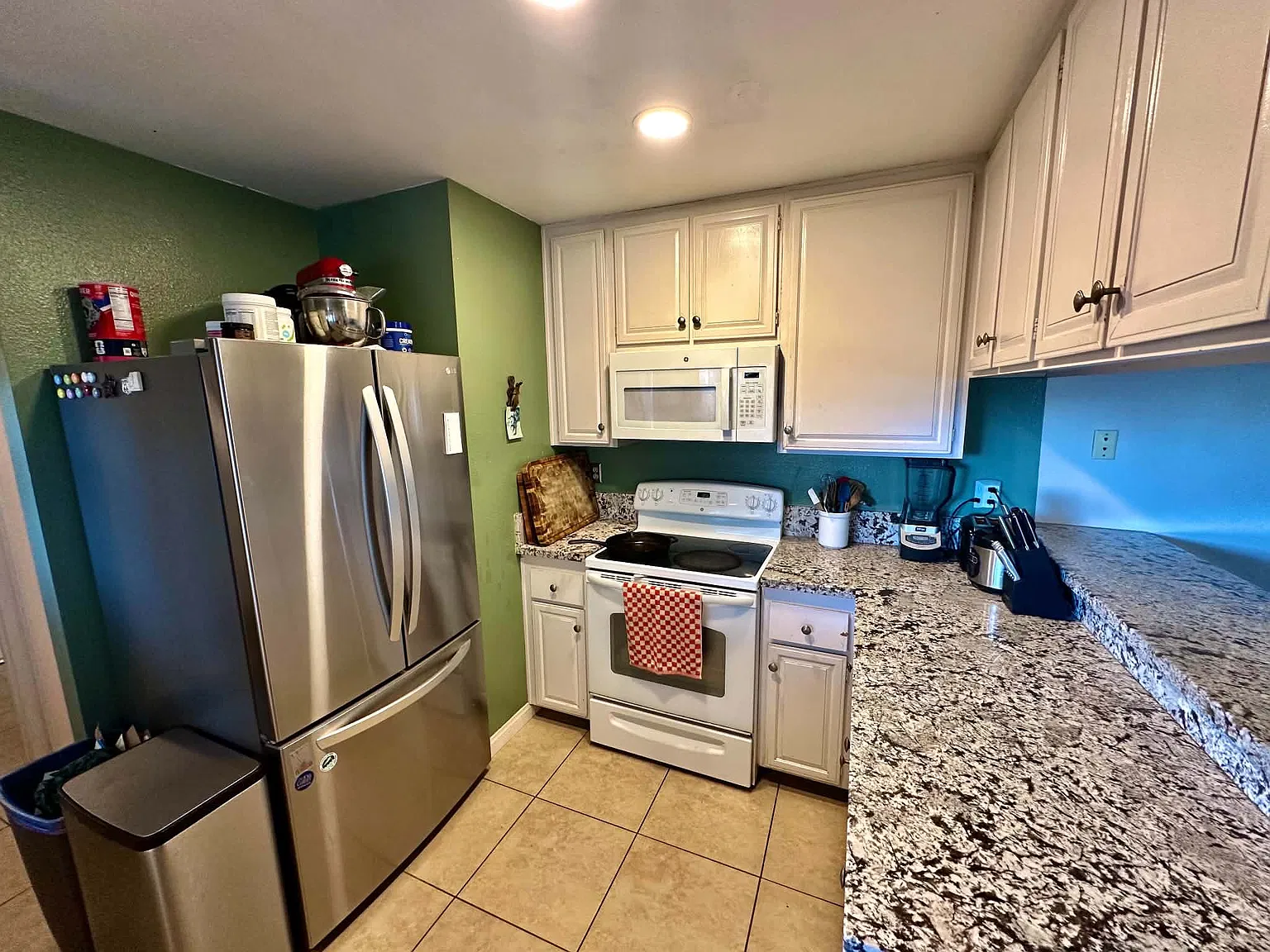3 bed, 2.5 bath, 1342 sqft, $4,170 — Photo 1