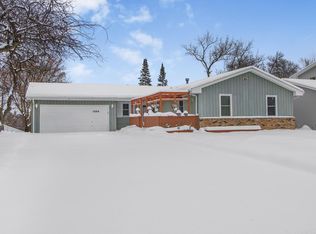 1399 Pike Lake Dr, New Brighton, MN 55112
