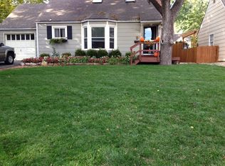 2322 W 48th Ter, Westwood, KS 66205