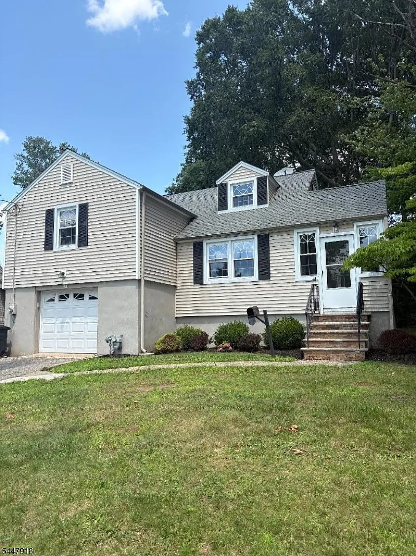 3 bed, 1.0 bath, $3,700 — Photo 1