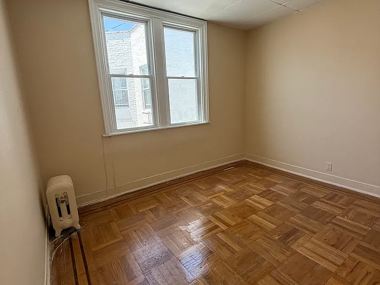 1823 70th St #2R — Photo 5