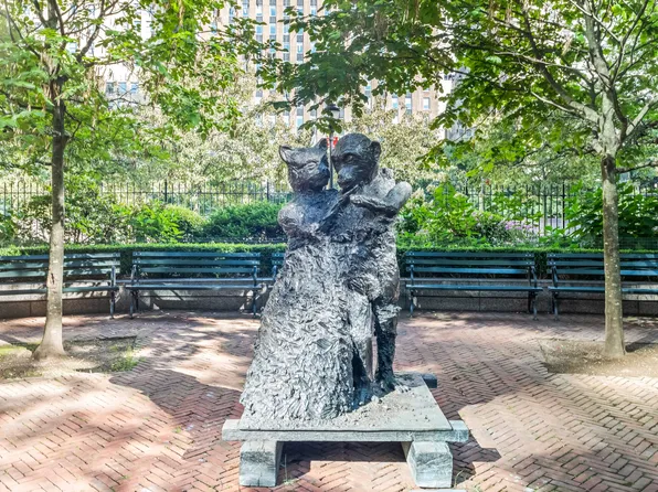 280 Rector Place image 16 of 17