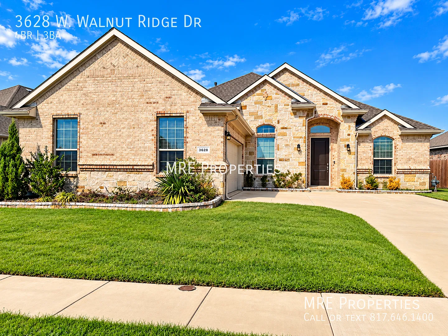 Stunning 4-Bedroom Home with Modern Finishes & Spacious Backyard — Photo 3