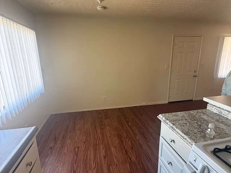 673 Palm Ave #4 — Photo 3