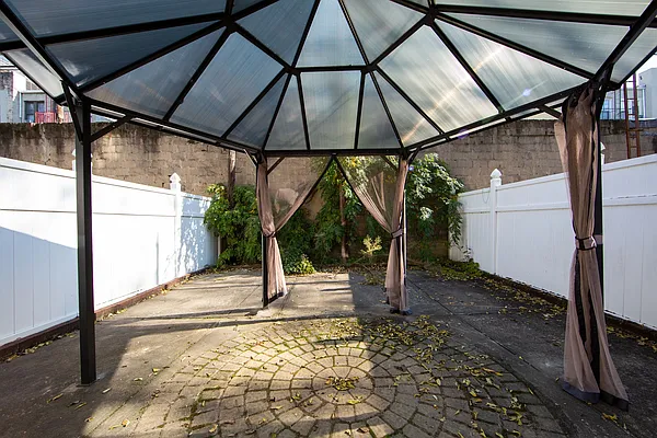 Rented by Mark T. Mallek, LREB | media 30