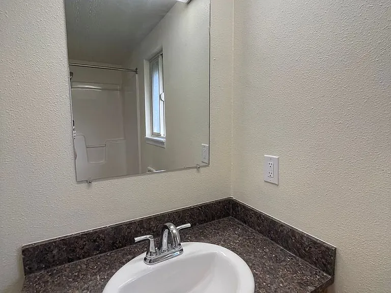 Churchill Village Apartments — Photo 24