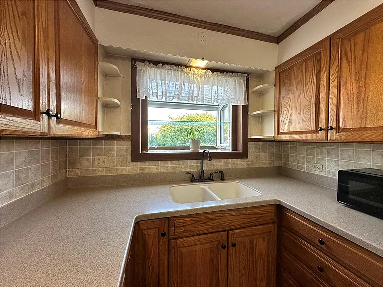 1515 Livingston St — Photo 11