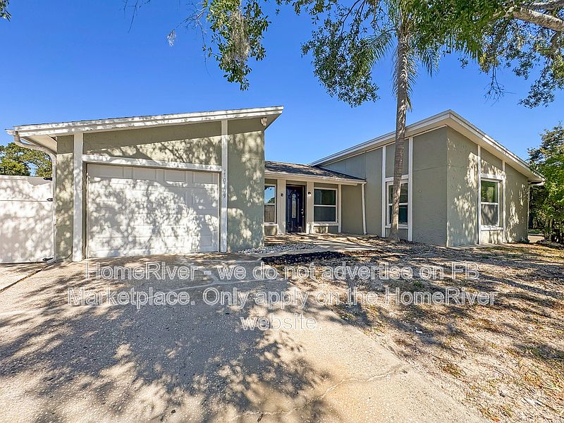 1st image of 10109 Royal Acres Ct