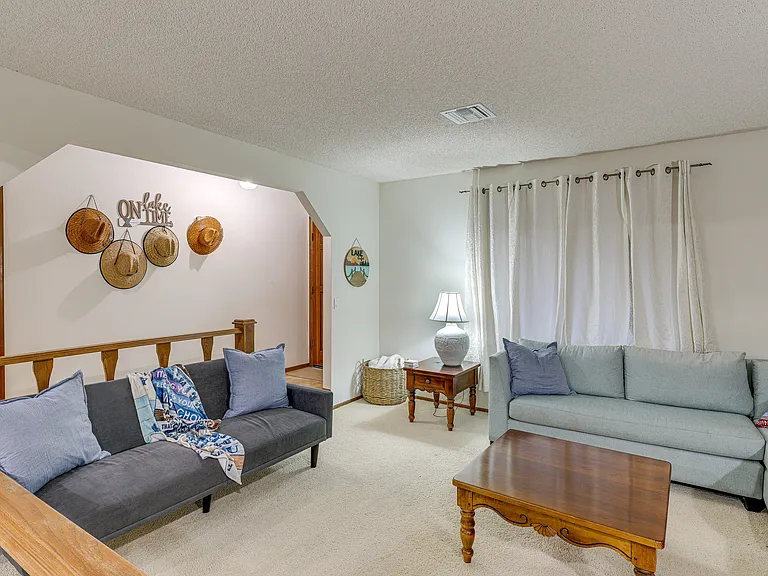 2400 Baron Dr — Photo 15