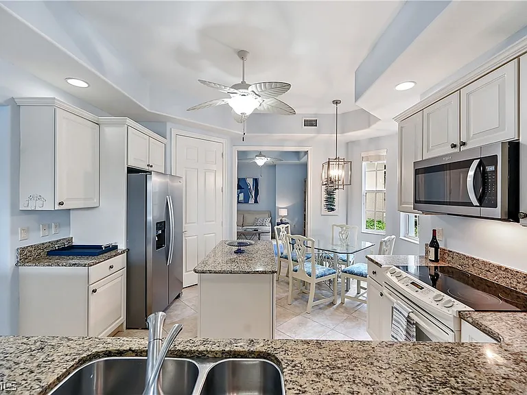 7832 Hawthorne Dr #1901 — Photo 11