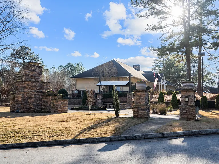 East Ponce Village — Photo 23