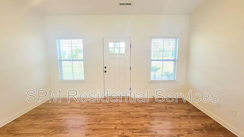 Building Photo - 4721 College Acres Dr