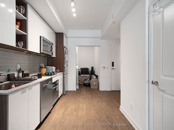 3rd image of 543 Richmond St W #445