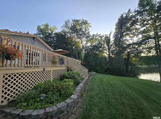 1640 Club House Rd, Centralia, IL 62801