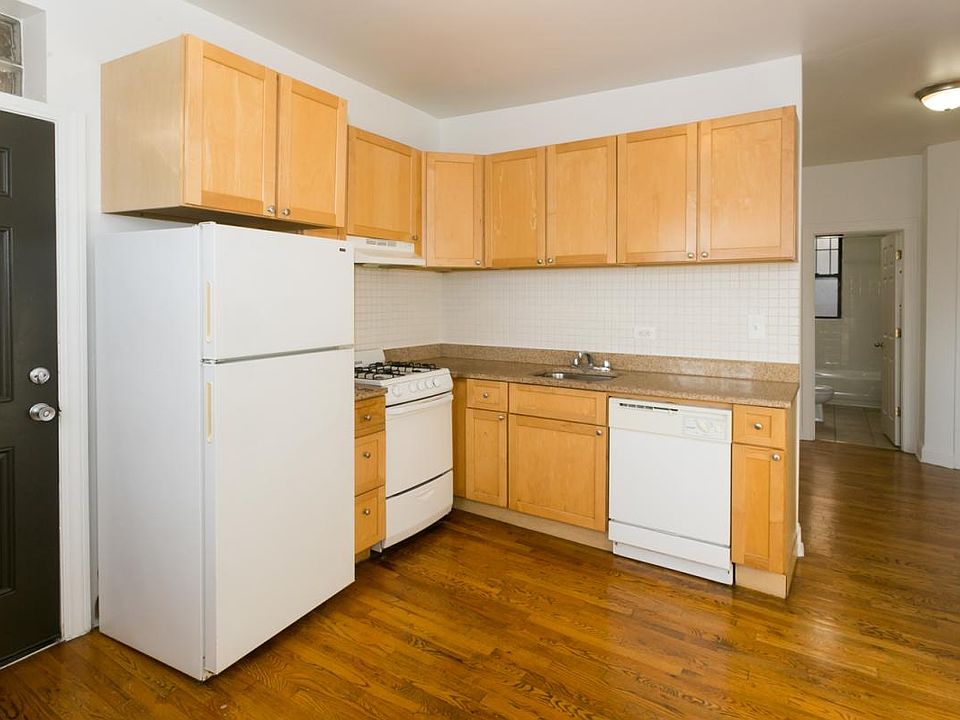 1st image of 5218 S Woodlawn Ave #22-1N
