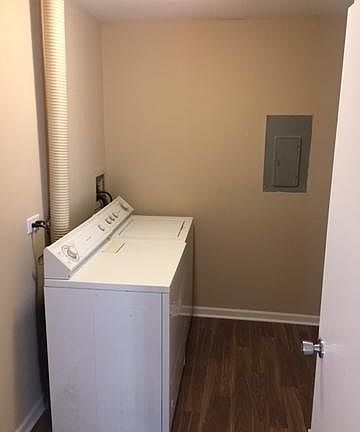 4th image of 833 Thornton Ct APT 1B