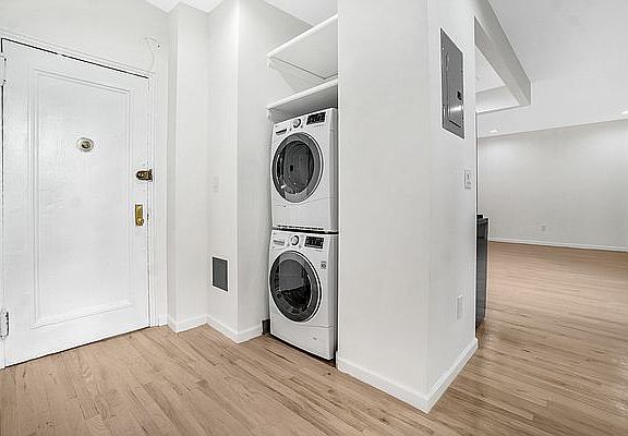 4th image of 309 W 99th St #2F