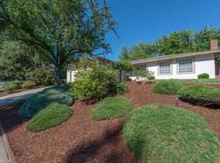 1718 Inverness Dr, Medford, OR 97504