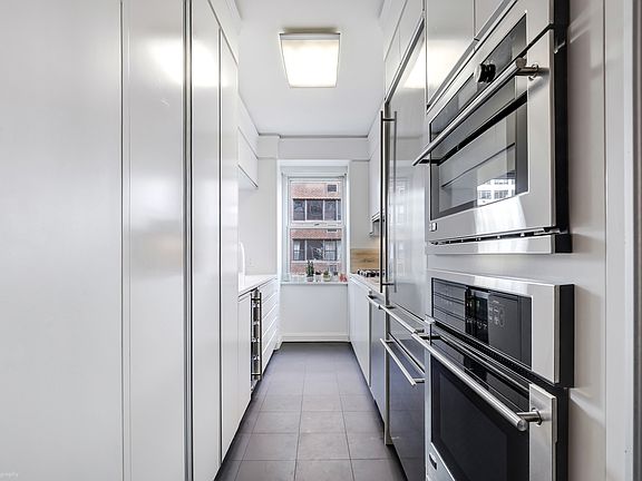 2nd image of 12 Beekman Pl APT 6F