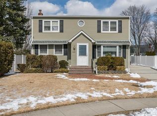 40 Carrie Ave, Bethpage, NY 11714