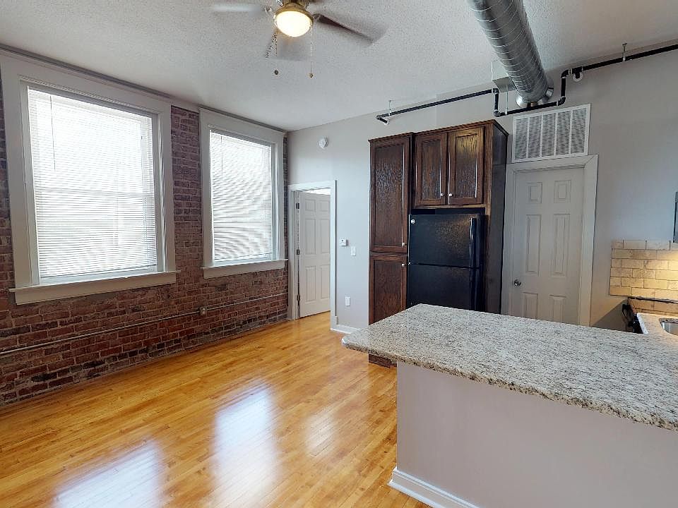 1st image of 520 S 4th St
