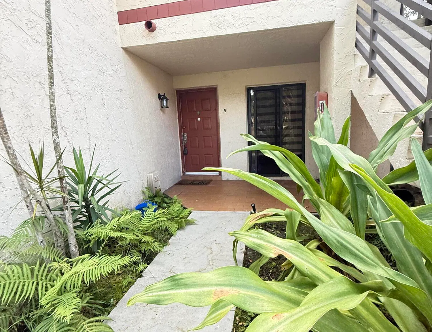 2 bed, 2.0 bath, 978 sqft, $1,900 — Photo 1