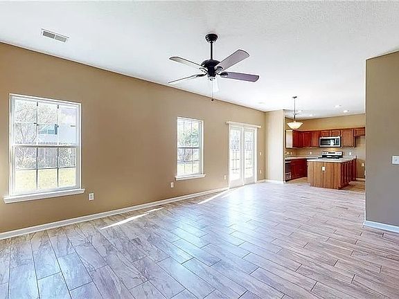 3rd image of 75 Red Oak Drive
