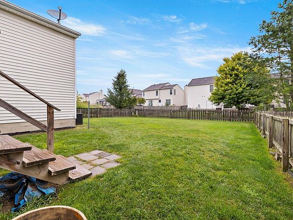 3rd image of 248 Iris Trail Dr