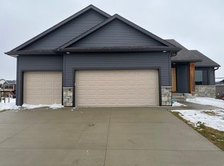 6459 Fairway Dr NW, Rochester, MN 55901