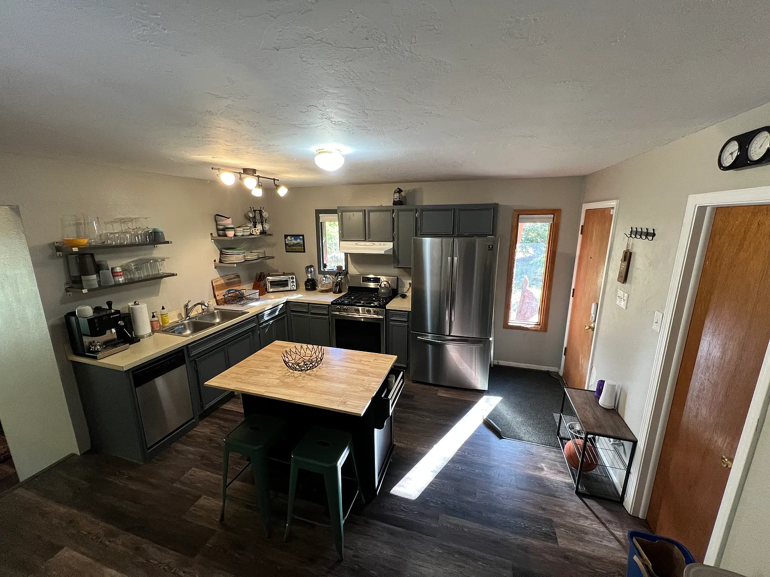 83 Maryville Rd — Photo 3