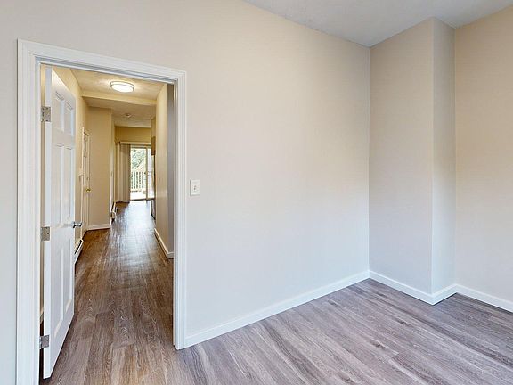 4th image of 205 Chelsea St APT 3