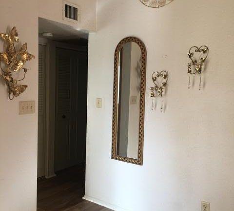 3rd image of 1544 W Jacinto Ave
