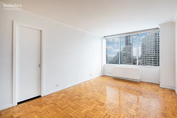 Sold by Sotheby's International Realty | media 6