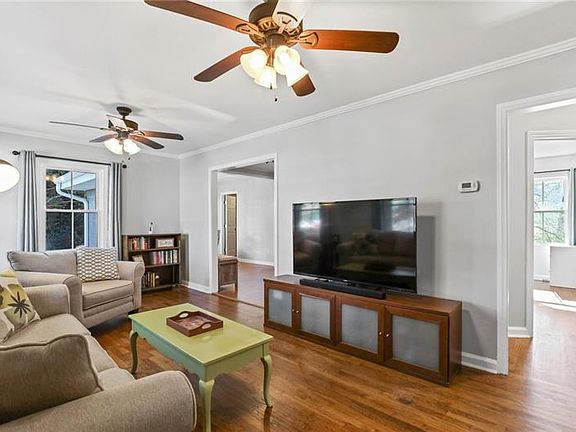 3rd image of 1060 Pinehurst Dr SE