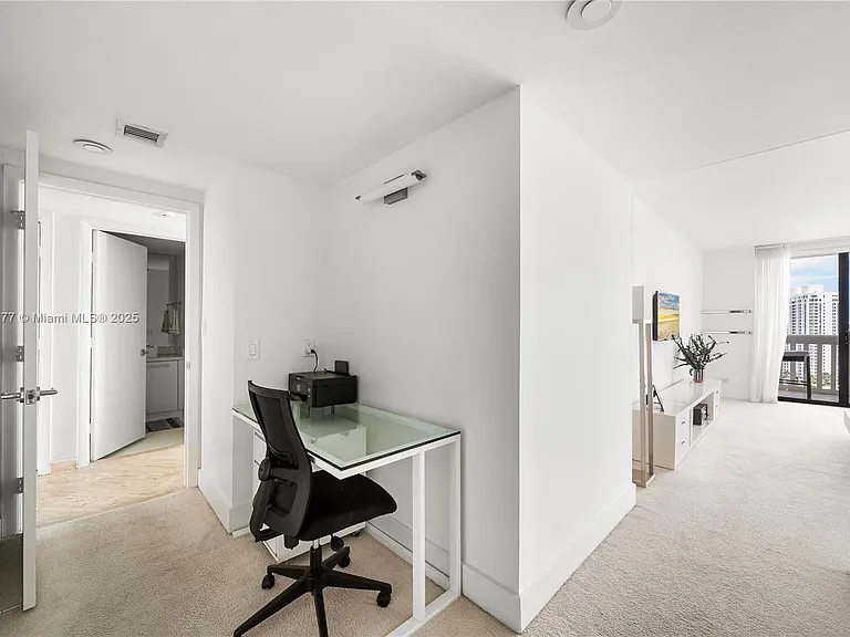 1000 W Island Blvd #2407 — Photo 17