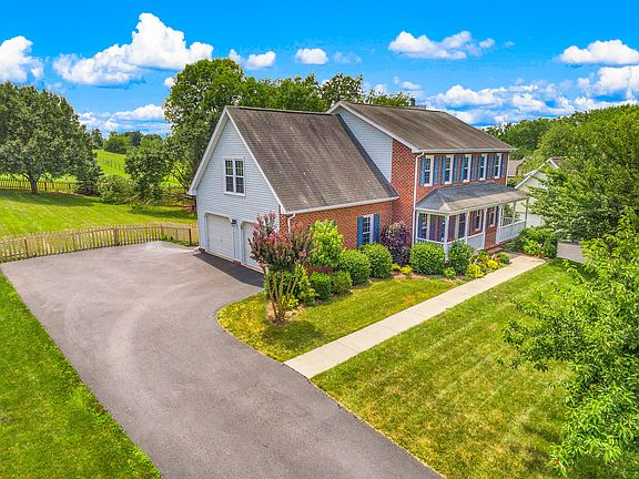 2nd image of 36 Apple Blossom Cir