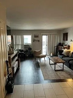 2906A Dufferin St — Photo 3