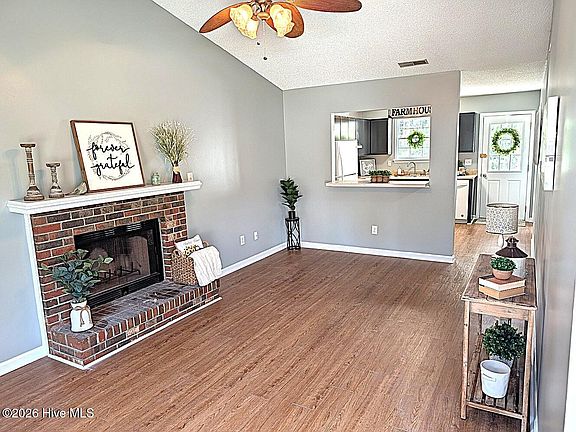 3rd image of 106 Glenside Court