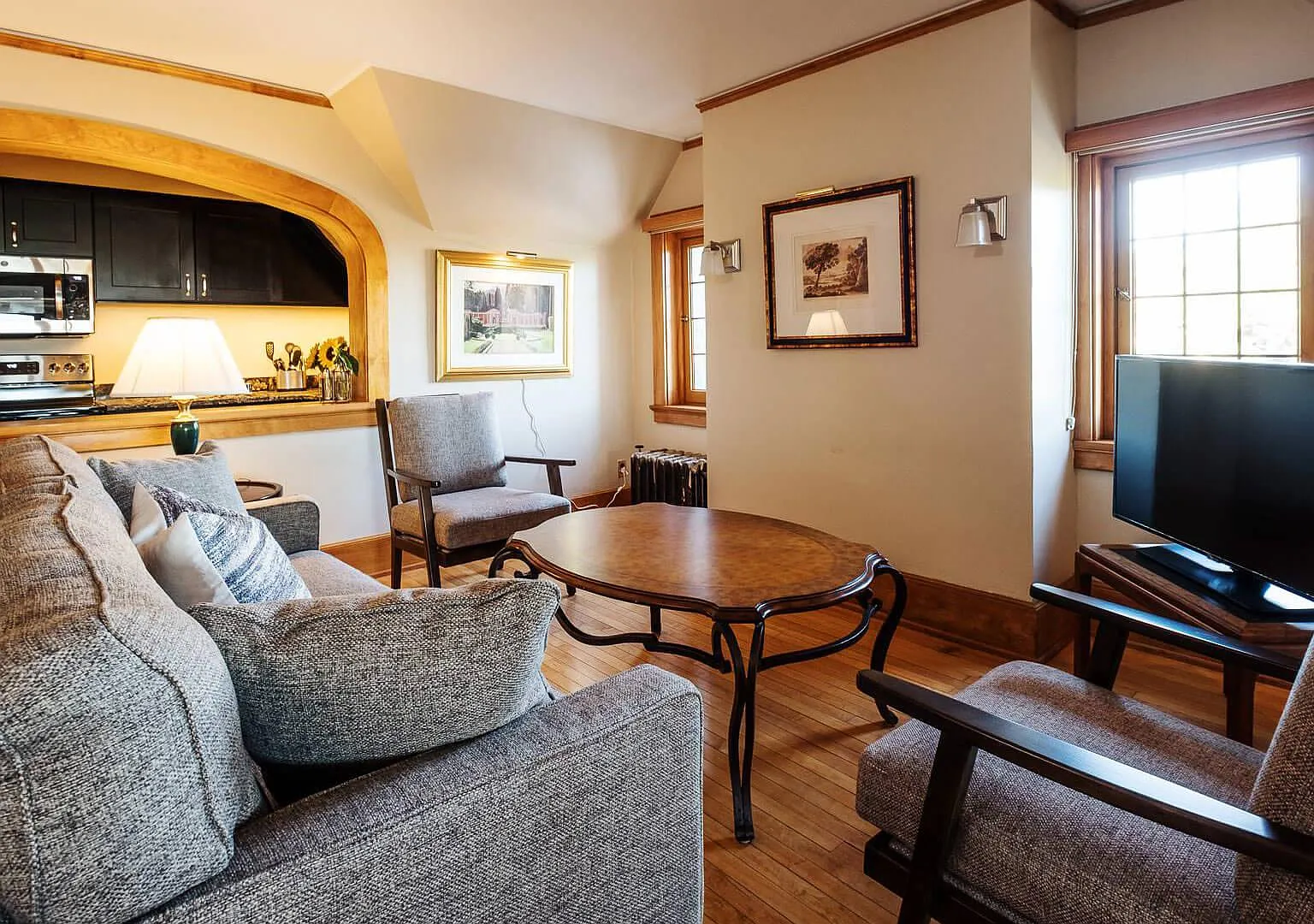1 bed, 823 sqft, $2,395 — Photo 3