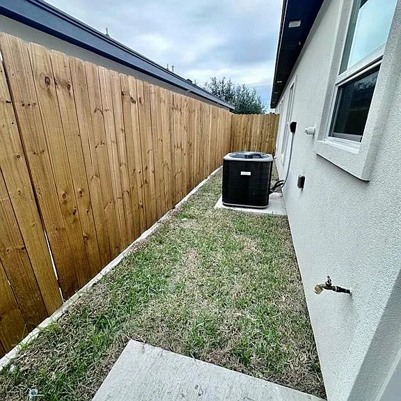 3800 N Robin Ave #4 — Photo 5