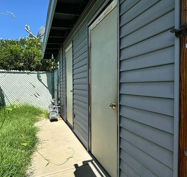 Treat3144-3146 — Photo 9